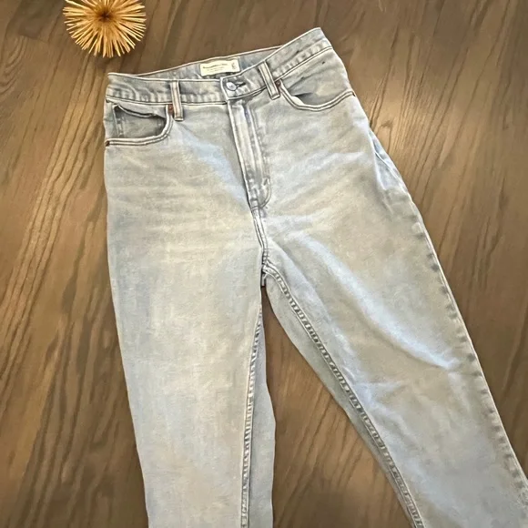 Abercrombie & Fitch 90s Slim Straight Ultra High Rise Curve Love 28/6XL Raw Hem - Picture 7 of 11